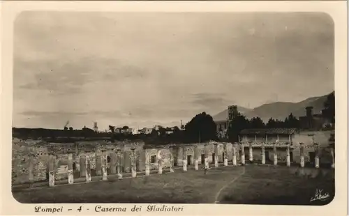 Cartoline Pompei Caserma dei Gladiatori 1940
