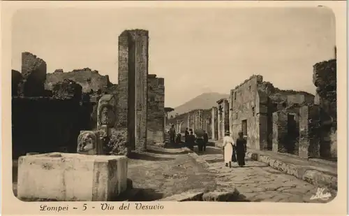 Cartoline Pompei Pompei Via del Vesuvio 1940