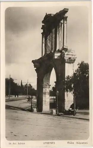 Postcard Athen Αθήνα Strassen Partie am Arc Adrien 1930