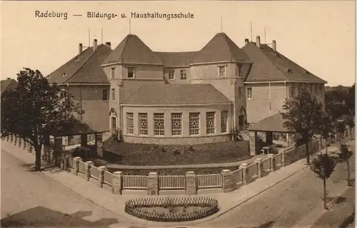 Ansichtskarte Radeburg Straße, Bildungs- u. Haushaltungsschule 1917