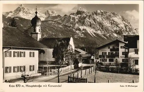 Ansichtskarte Krün Ortsansicht Strassen Partie im Dorf 1955