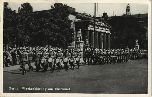 Mitte-Berlin Wacheablösung am Ehrenmal - Parade gel. Feldpost WK2 1940