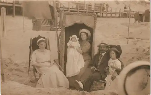 Westerland-Sylt Wandelbahn, Strandkorb - Familie Fotokarte 1912 Privatfoto Foto