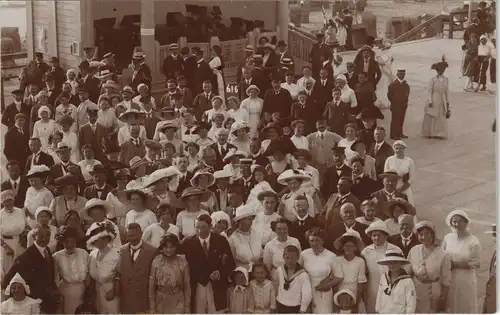 Ansichtskarte Westerland-Sylt Konzertpavillon Besuchergruppe 1912