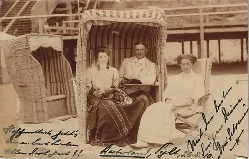 Westerland-Sylt Strandkörbe Familie - dahinter Wandelbahn  1910 Privatfoto