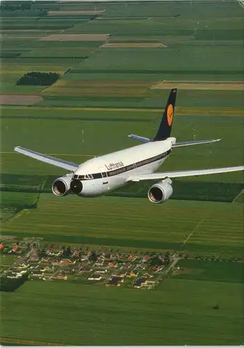 Ansichtskarte  Lufthansa Flugzeug Luftbild über Stadt Felder 1985