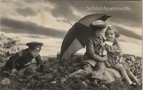 Ansichtskarte  Kinder "spielend" als Schleich-Patrouille 1915