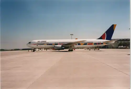 Flugwesen Flugzeug auf Flughafen "AIR 2000" 1999 Privatfoto Foto