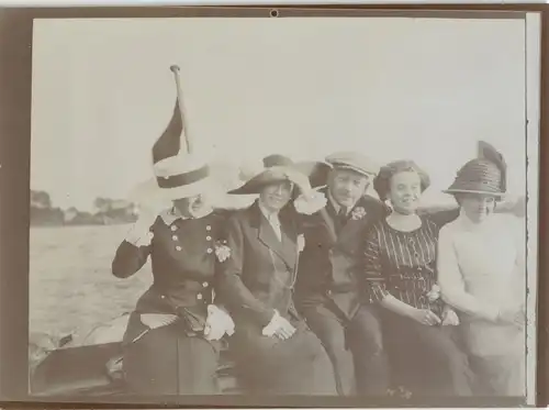 Sylt Insel Sylt Frauen und Mann lustige Bootspartie 1904 Privatfoto Foto