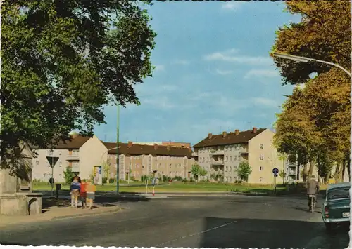 Porz-Köln Porz-Urbach, Breslauerstraße, Personen Wohnblocks 1960