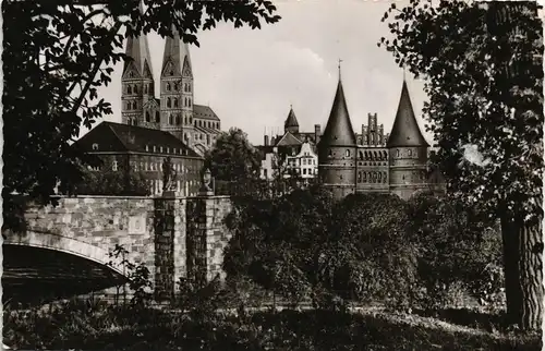 Ansichtskarte Lübeck Blick auf Holstentor u. St. Marien Kirche 1960