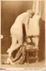 Menschen / Soziales Leben - Erotik (Nackt - Nude) nackte Frau am Stuhl 1930