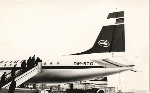 Foto  Interflug DDR - Passagiere gehen an Bord 1979 Privatfoto