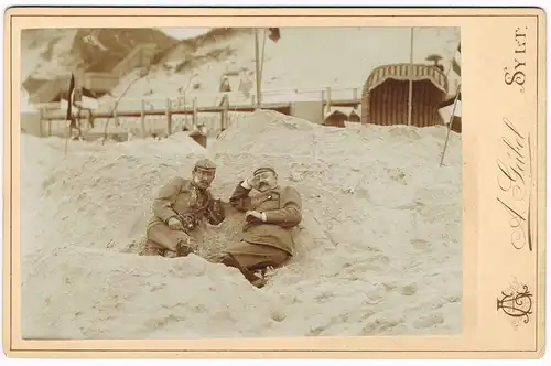 Westerland-Sylt Strand, Wandelbahn Männer in Uniform CDV Kabinettfoto 1896