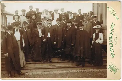 Ansichtskarte Westerland-Sylt Menschengruppe - Aufgang 1895 Kabinetfoto