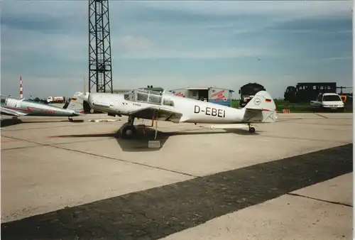 Flugwesen Airplane Foto: Kleines altes Ausstellungs-Flugzeug 1996 Privatfoto