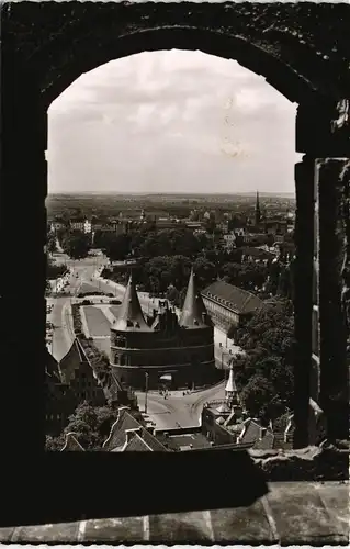 Lübeck Blick vom Aussichtsturm St. Petri auf das Holstentor 1959