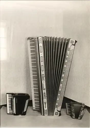 Markneukirchen Riesen Piano Akkordeon DDR AK Musikinstrumenten-Museum 1973