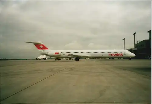 Klotzsche-Dresden Flughafen, Rollbahn - Flugzeug Swiss Air 2004 Privatfoto Foto