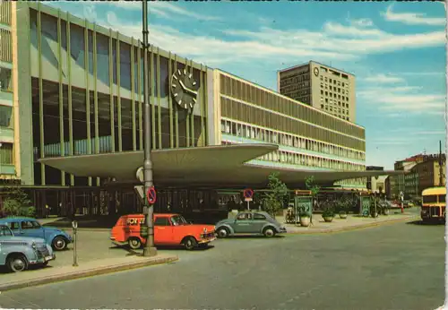 Ansichtskarte München Hauptbahnhof Vorplatz mit Autos u.a. VW Käfer 1965