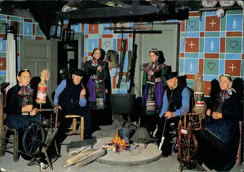 Scheeßel Heimatverein Am Herdfeuer Alte Volkstracht in Scheeßel 1974