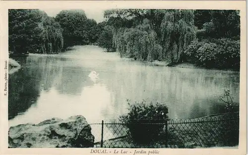 CPA Douai Dowaai Le Lac - Jardin public 1922