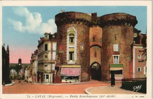 CPA Laval (Mayenne) Porte Beucheresse (xve siècle) 1930