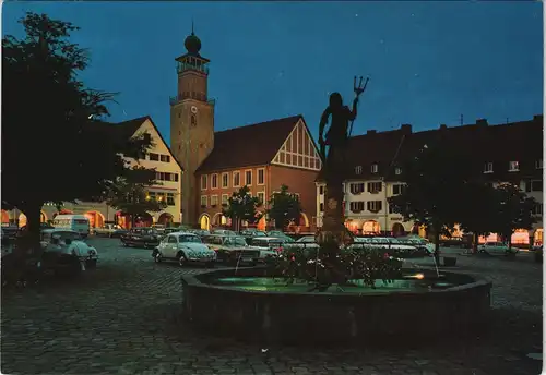 Freudenstadt Neptunbrunnen, Marktplatz, Autos ua. VW Käfer 1975