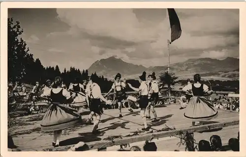 Ansichtskarte .Bayern Bayerische - Trachten, Tanz auf dem Tanzboden 1930