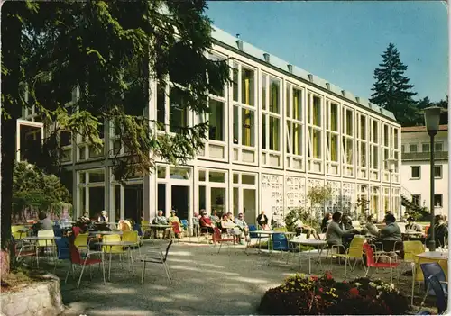 Ansichtskarte Bad Sachsa Kurpark, Kurhaus Personen im Außenbereich 1970