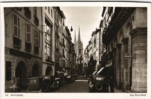 CPA Bayonne Rue Port-Neuf, Autos 1931