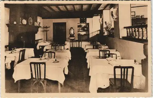 Pujols (Gironde) Une salle à manger. 2. MODERNE HÔTEL - RESTAURANT 1928
