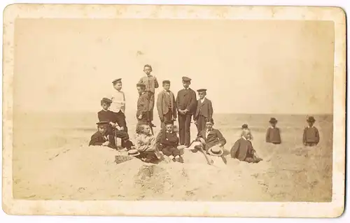 Foto Sylt Insel Sylt, Jungen am Strand 1882 Privatfoto Kabinettfoto