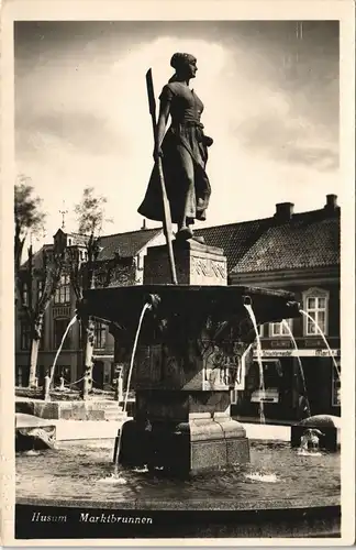 Ansichtskarte Husum Marktplatz, Fleischerei - Marktbrunnen 1930