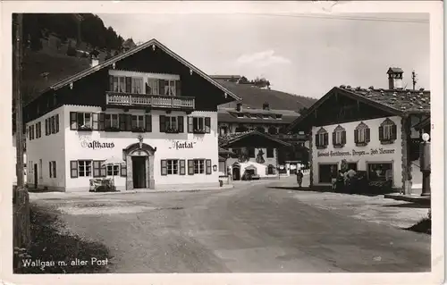 Ansichtskarte Wallgau Strassen Partie Gasthaus Isartal und alter Post 1950