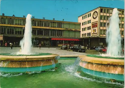 Kassel Cassel Hauptbahnhof, Vorplatz Bahnhof mit Wasserspiele 1975