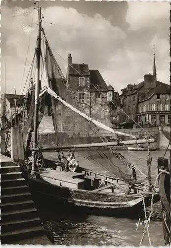 CPA Honfleur Port/Hafen - Segelboot. Straßenblick 1965
