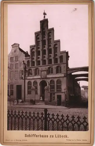 Ansichtskarte Lübeck Schifferhaus, Straße CDV 1889 Kabinettfoto