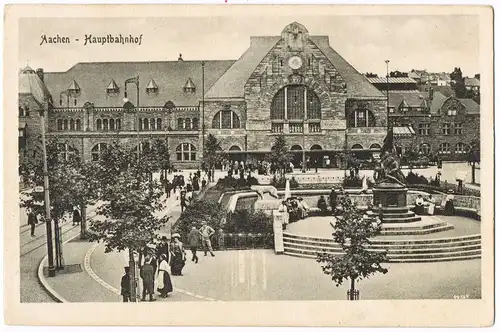 Ansichtskarte Aachen Hauptbahnhof, Bahnhof Vorplatz belebt 1919