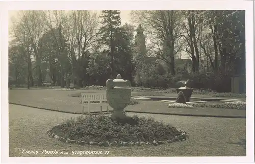 Ansichtskarte Lindau (Bodensee) Partie im Stadtgarten 1928