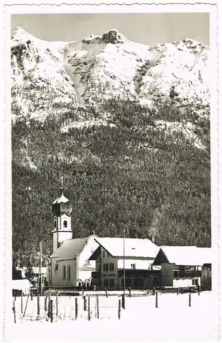 Ansichtskarte Krün Partie an der Kirche und Gasthaus 1951