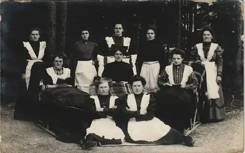 Soziales Leben Frauen Gruppenfoto evtl. Sanatorium in Rodewisch 1910 Privatfoto