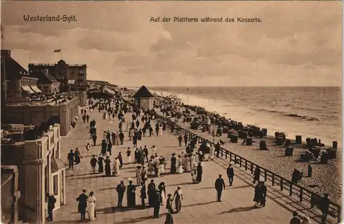 Ansichtskarte Westerland-Sylt Auf der Plattform während des Konzerts. 1914