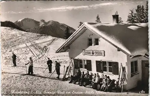 Ansichtskarte Nesselwang Sonnige Rast von Ski-Fahrern am Enzian-Stüble 1961