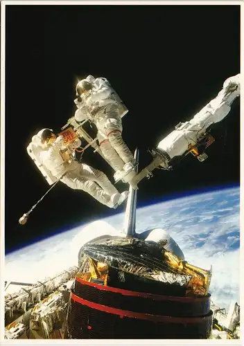 SPACE SHUTTLE Flugwesen Raumfahrt Astronauten bei Weltall-Spaziergang 1990