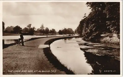 Postcard Saint Albans THE LAKE AND VER, ST. ALBANS, Great Britain 1930