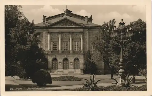 Ansichtskarte Göttingen Partie am Stadttheater 1936