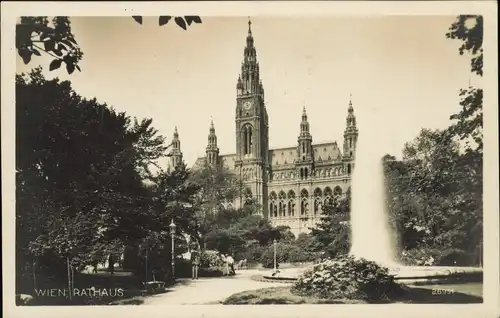 Ansichtskarte Wien Wiener Rathaus, Springbrunne 1927