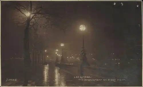 Postcard London The Emnankment on a wet Night 1923