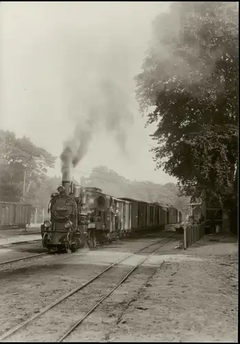 Göhren (Rügen) Schmalspurbahn Putbus- Abfahrbereiter Personenzug, Bahnhof 1984